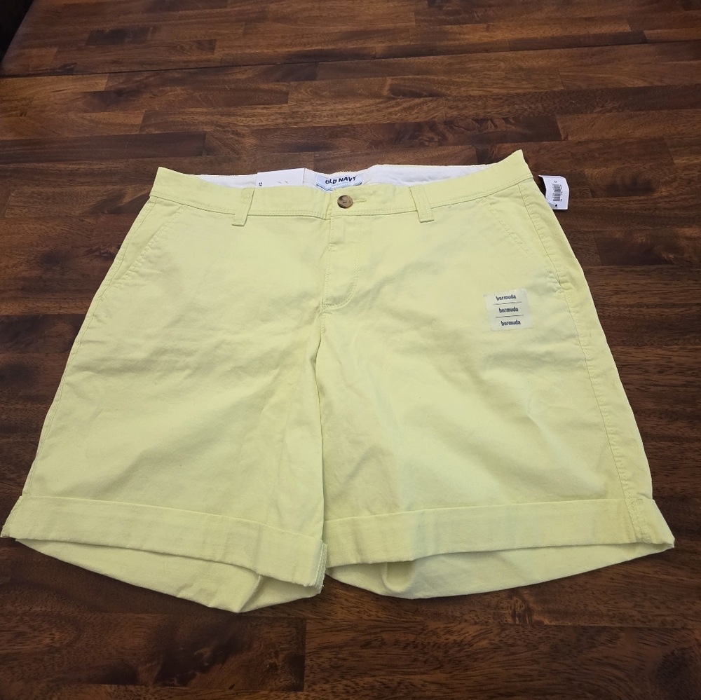 Old Navy Lemon Yellow Chino Shorts Size 12 Stretch Nwt.    Sku 92